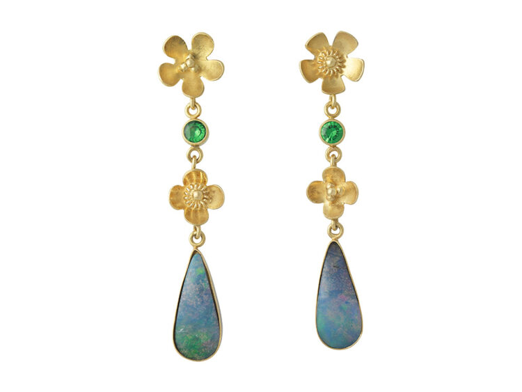 18kt gouden oorhangers met peridot en boulder opaal