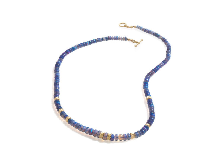 18kt gouden collier van blauwe opaal
