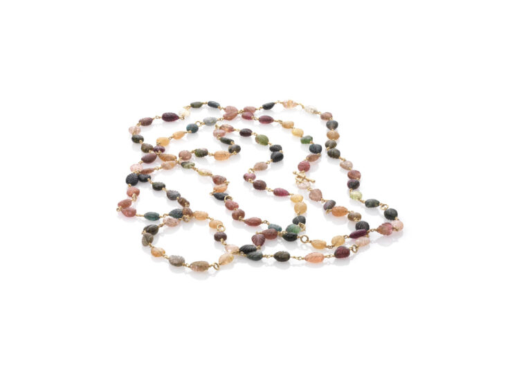 18 kt gouden collier van multi-colour toermalijn blaadjes.