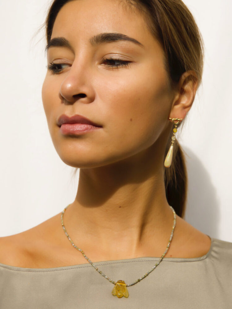 18kt gouden oorhangers met 4  roosgeslepen diamanten en pegels van opaal - Afbeelding 3