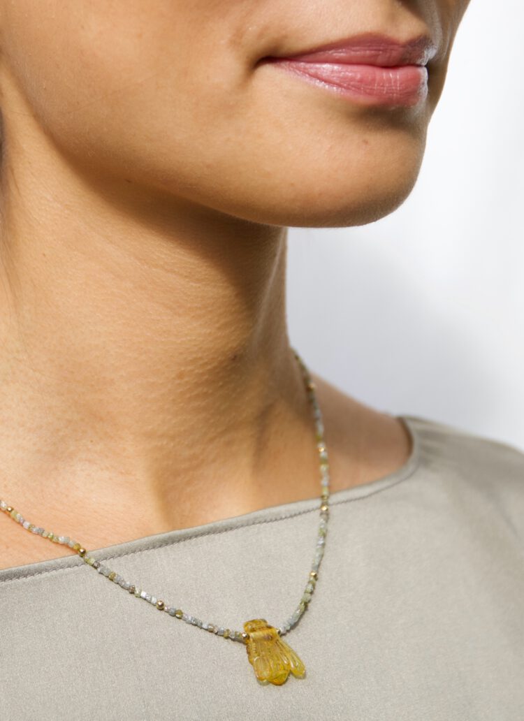 18kt gouden collier van diamanten kraaltjes en een bijtje van amber - Afbeelding 4