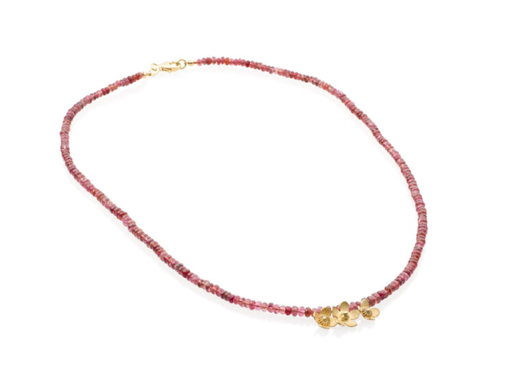18kt gouden collier met rode spinel