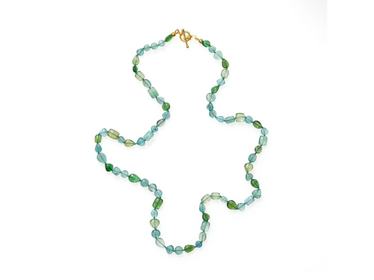 Handgeknoopt collier van groene toermalijnen