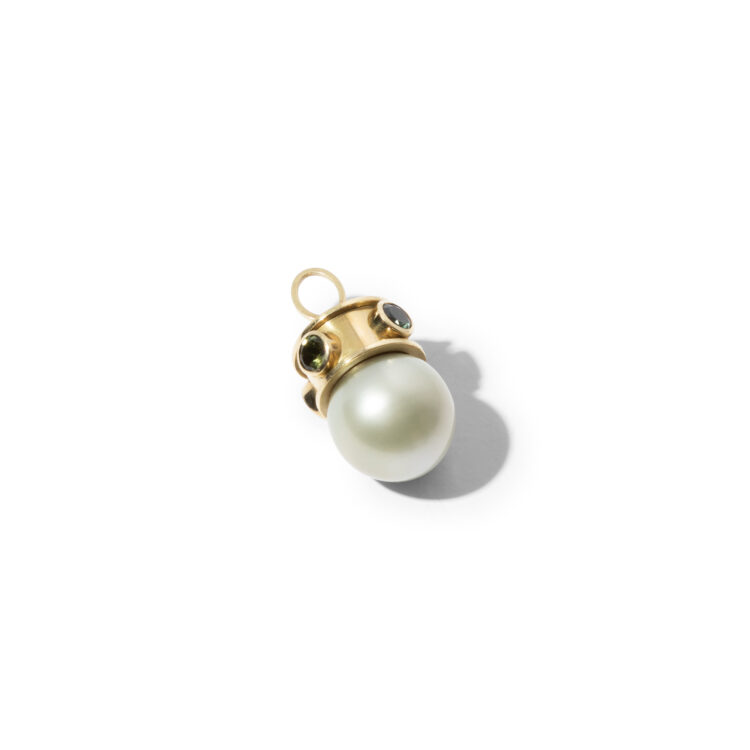 18kt gouden hanger met zilvergrijze Tahiti parel en 4 groene saffieren - Afbeelding 2