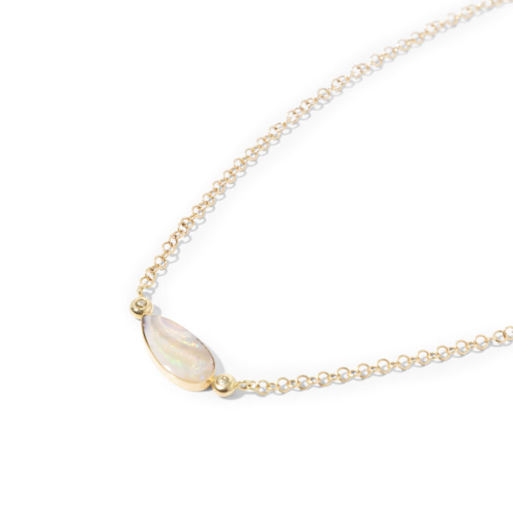 18kt gouden kort collier met opaal en diamant.  - Afbeelding 2